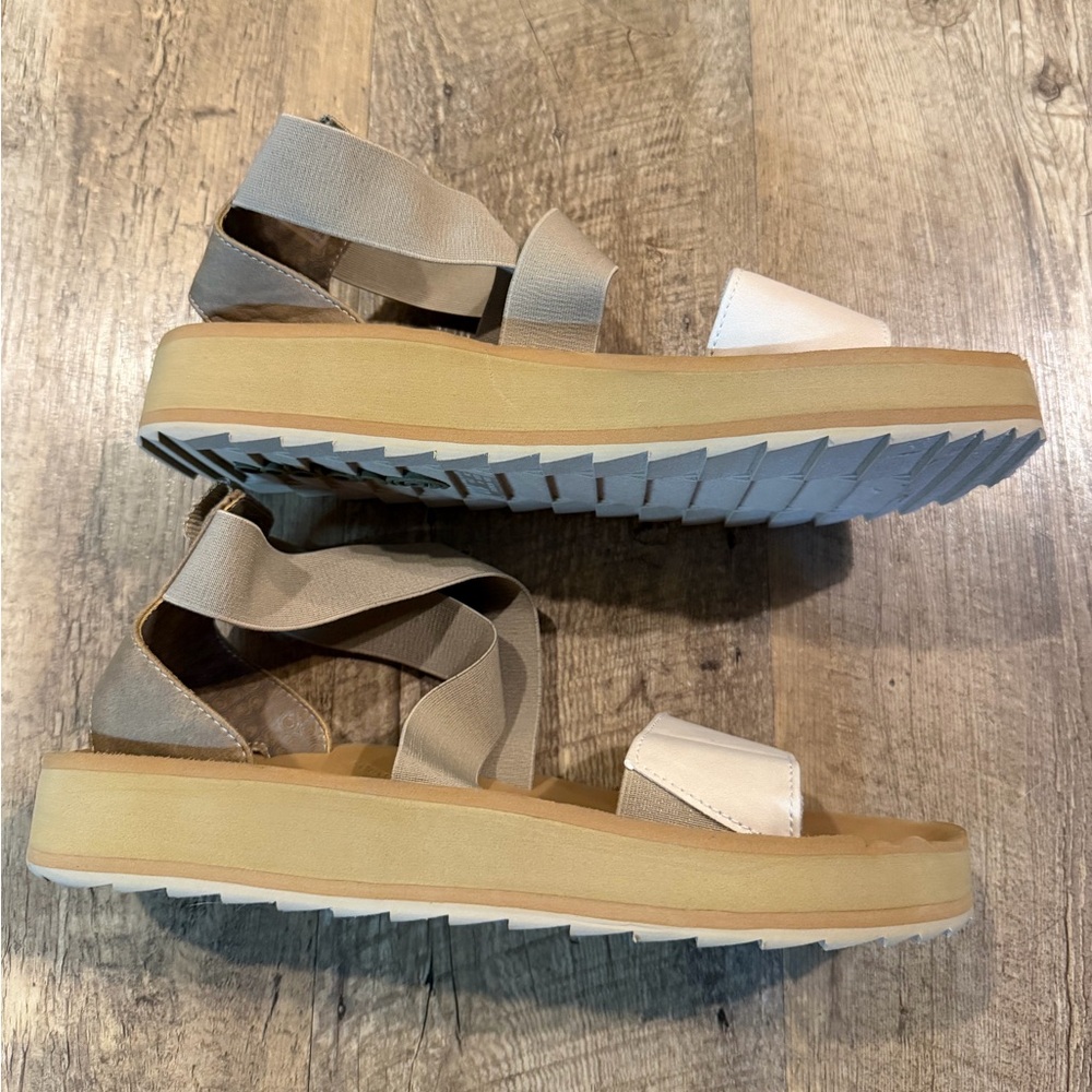 Cobian Women's Roma Rise Sandal 10 Beige Strappy Platform Neutral Comfort - Picture 5 of 8